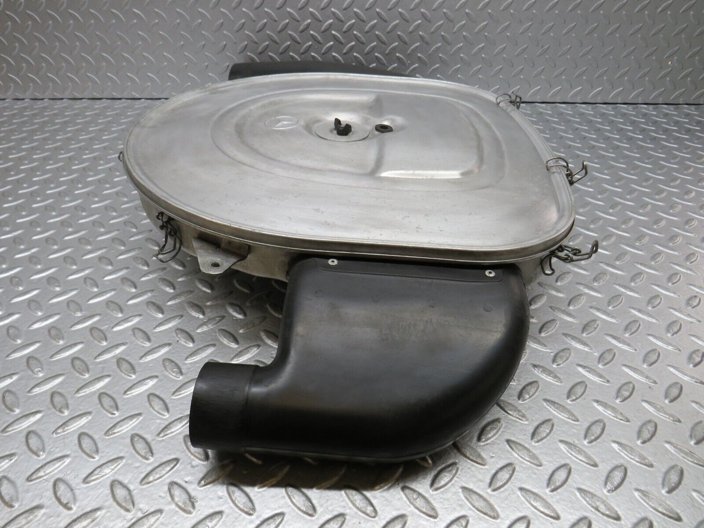 36239 Mercedes-Benz W126 420SE Aluminium Air Filter Box Housing 0130946802
