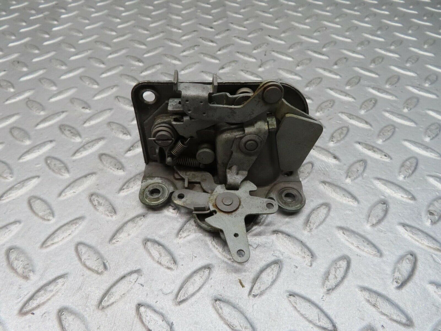 12349 Mercedes-Benz W108 280SE 3.5 Front Right Door Lock Mechanism