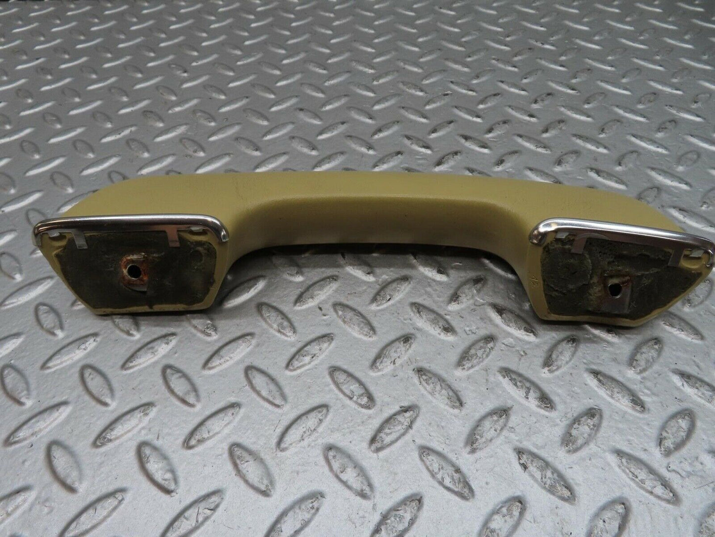15301 Mercedes-Benz W123 230E Interior Door Handle Right 1239702001