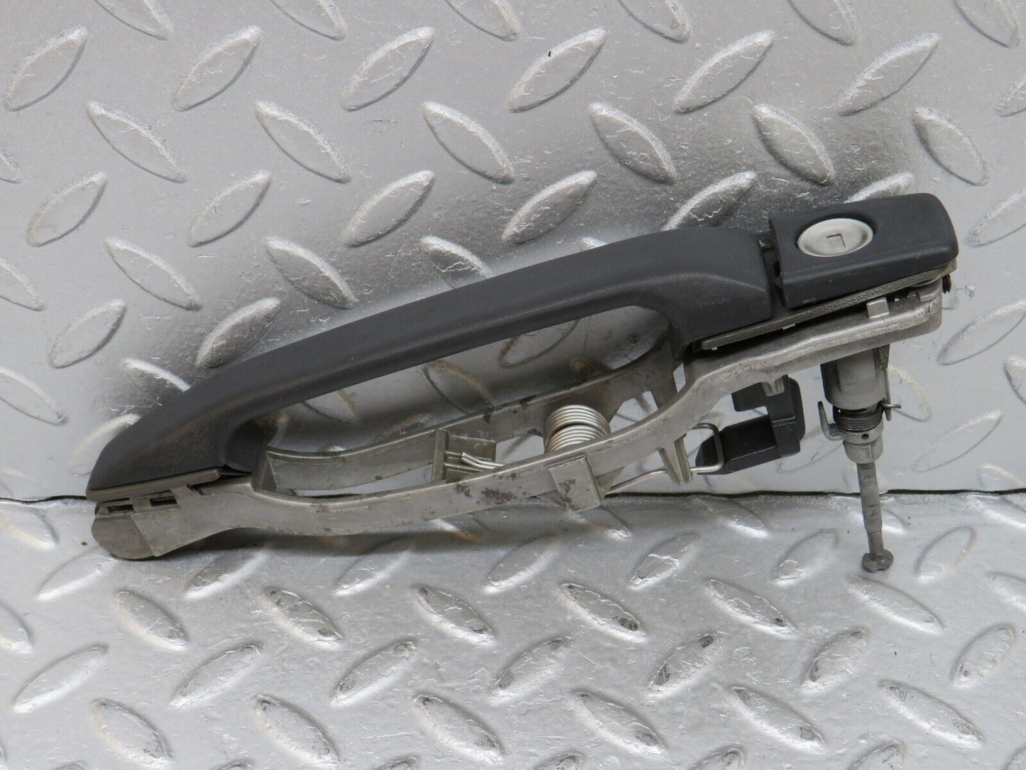 36642 Mercedes-Benz W201 190E Exterior Door Handle Front Left No Key