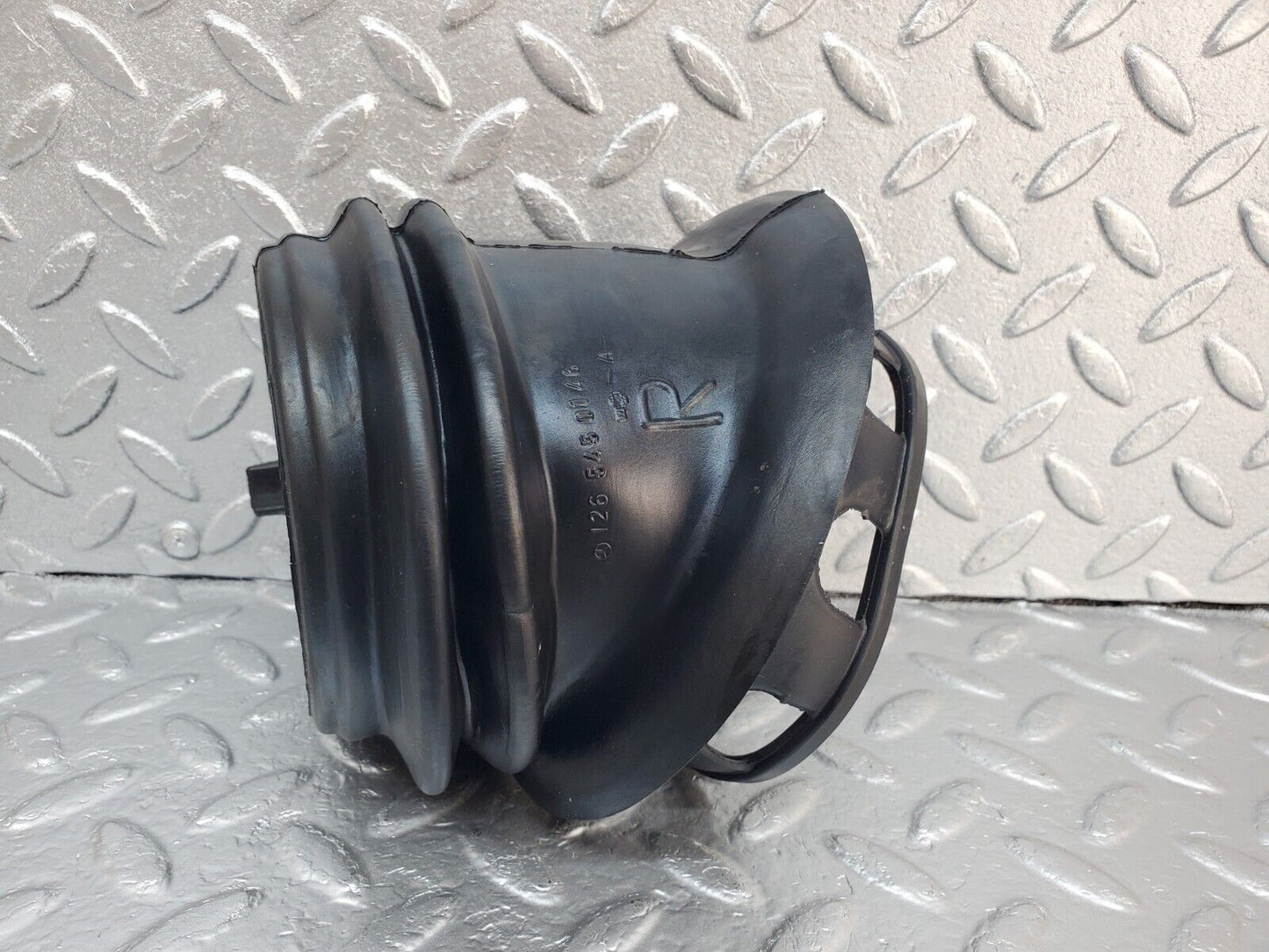 45672 Mercedes-Benz W126 420SE Fuse Box Rubber Grommet 1265450146