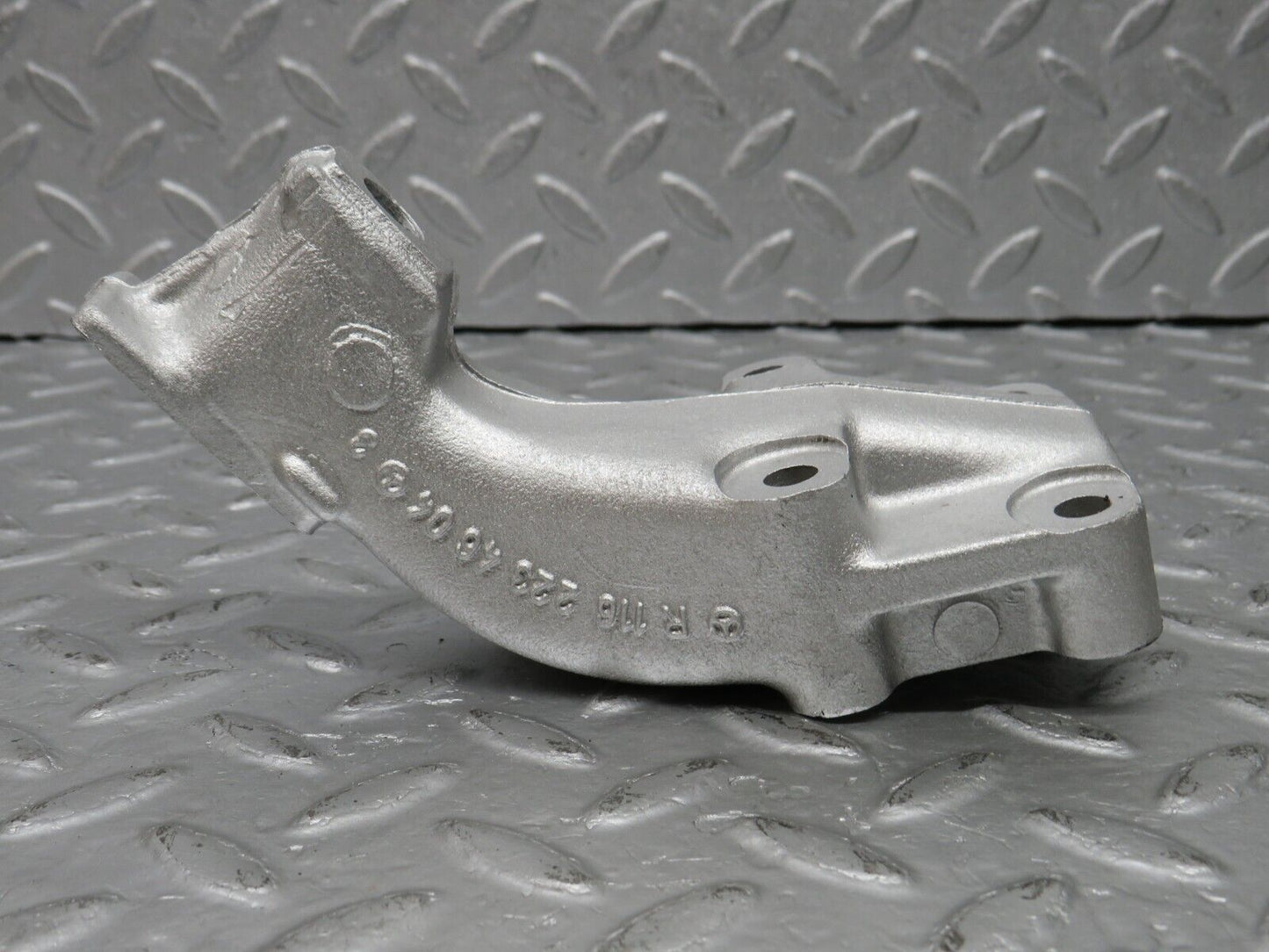 39250 Mercedes-Benz R107 500SL Engine Mount Bracket Left 1162234604