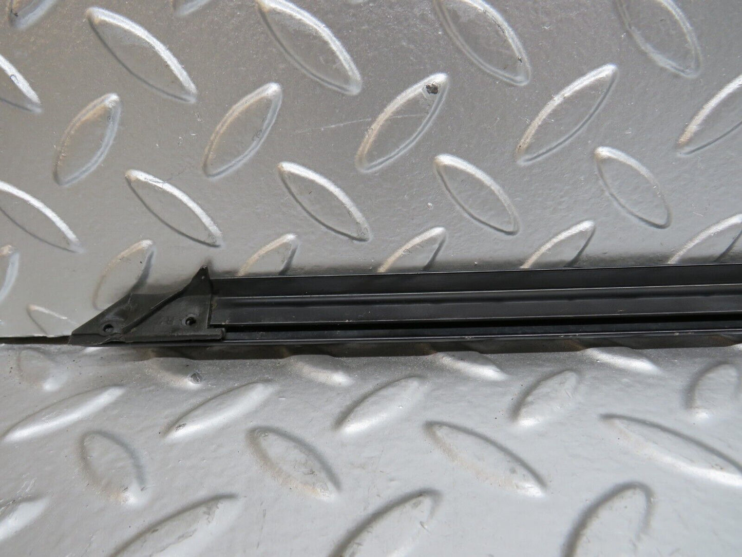 29000 Mercedes-Benz C124 320CE Coupe Front Left Door Chrome Trim