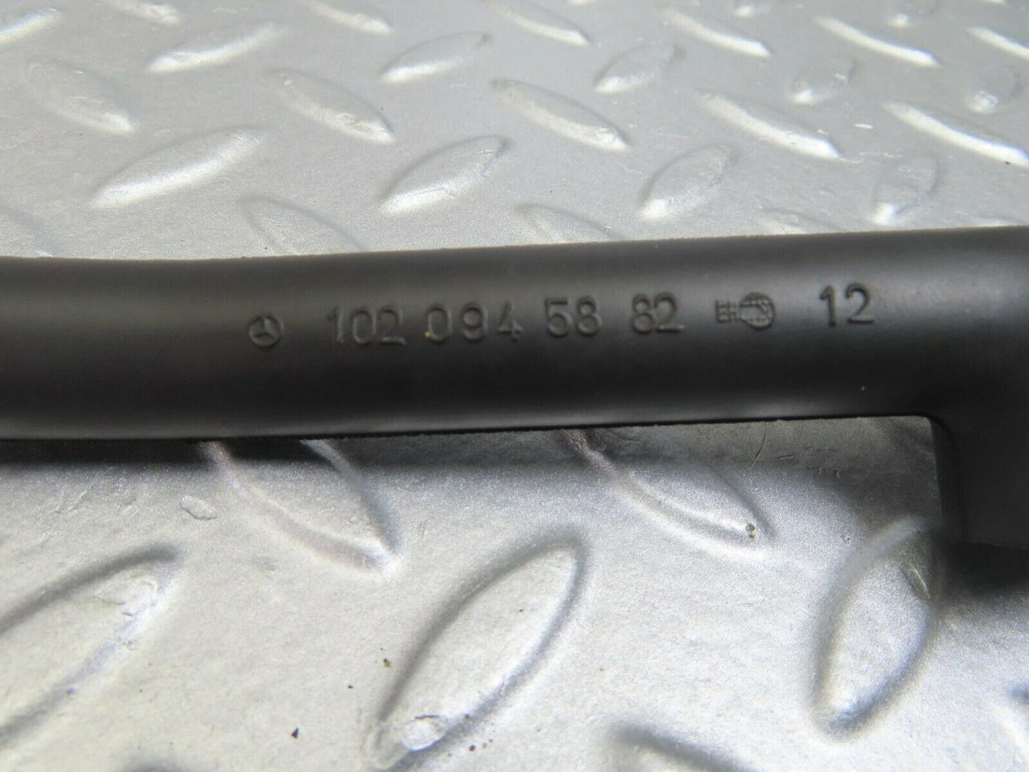 10062 Mercedes-Benz C123 230CE Coupe Crankcase Breather Hose 1020945882