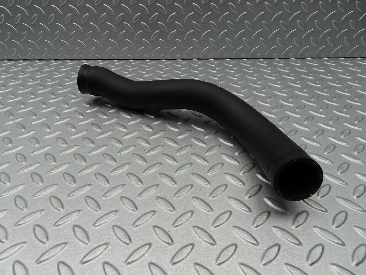 5172 Mercedes-Benz R107 350SL Bottom Radiator Hose 1075010082