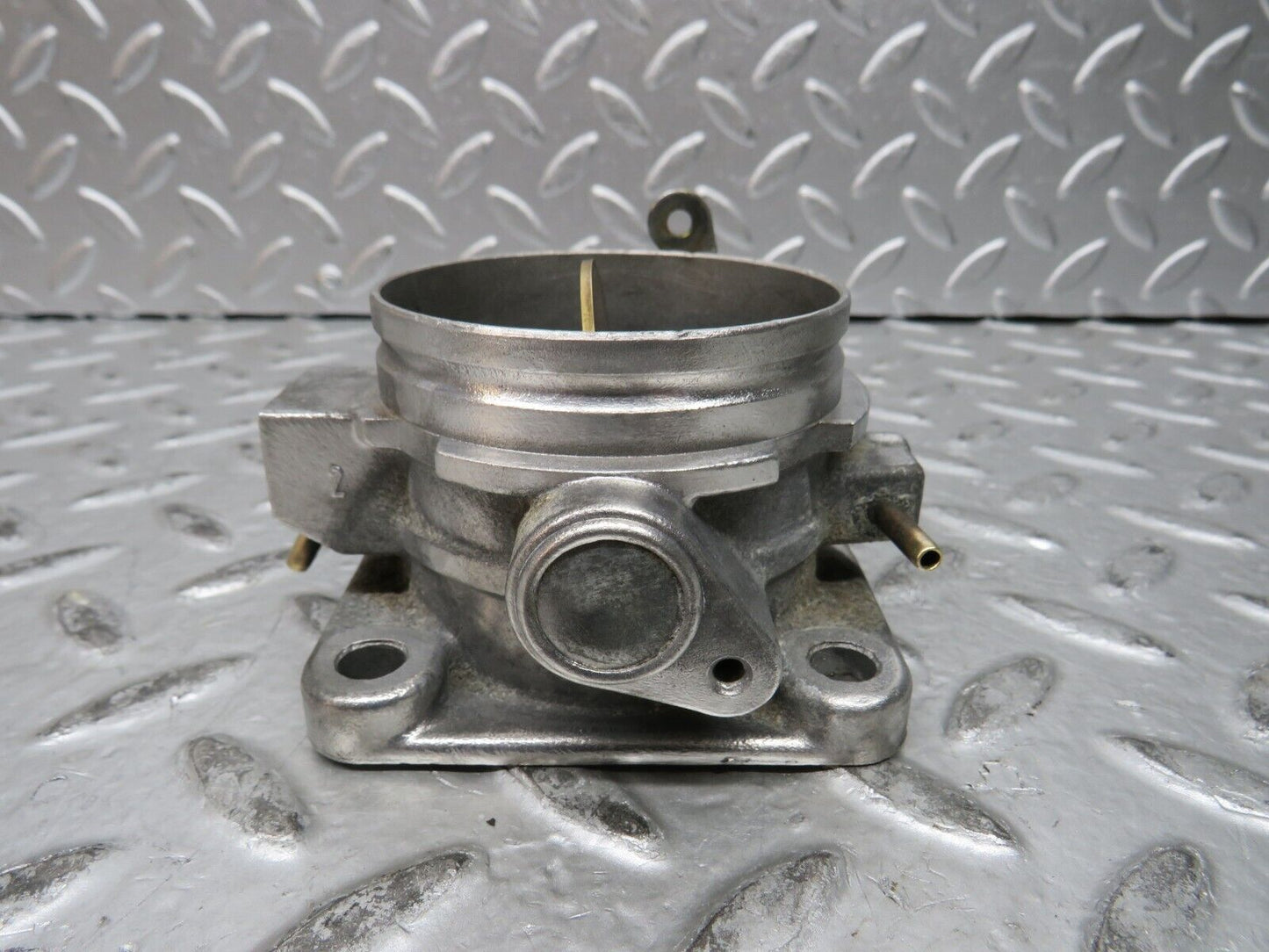 28700 Mercedes-Benz W123 230E Throttle Body Valve 0011402353