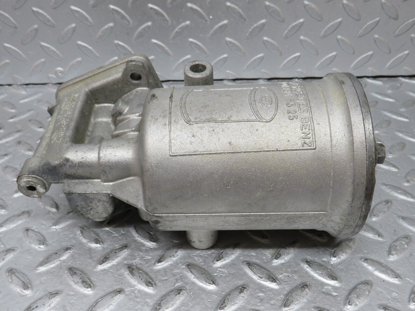 36333 Mercedes-Benz W126 420SE Oil Filter Housing 1171802611 1171840008