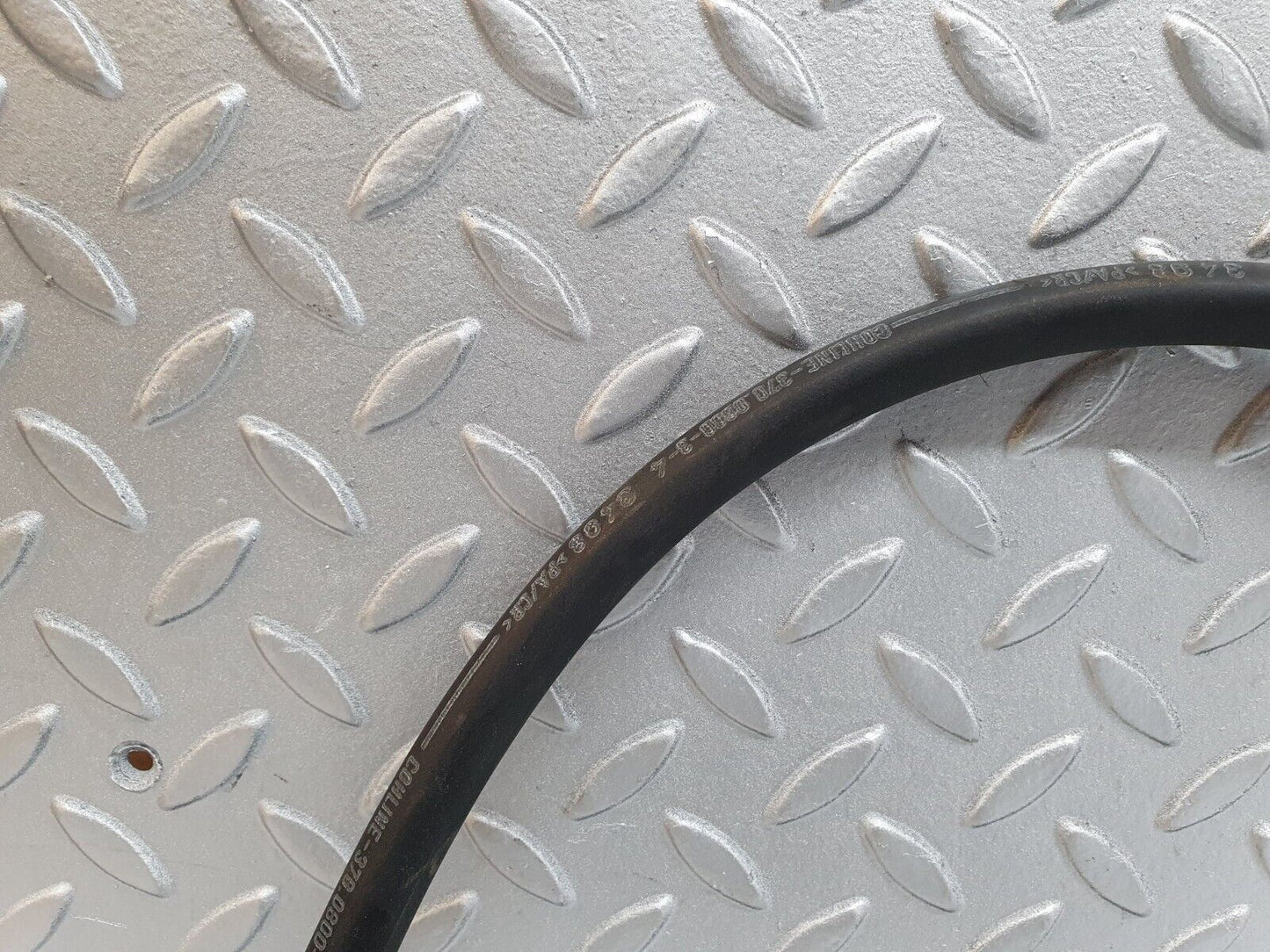 41979 Mercedes-Benz W202 C200 Fuel Injector Rail Hose Pipe