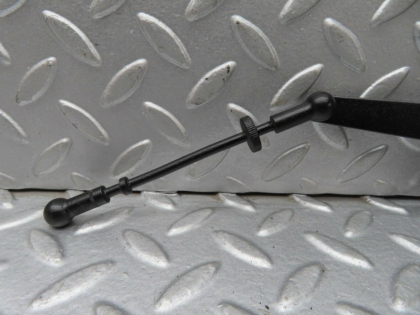 13160 Mercedes-Benz W111 220S Throttle Linkage