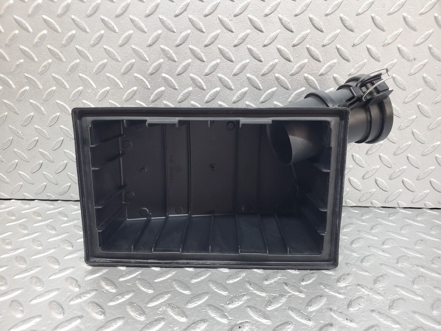 44766 Mercedes-Benz W124 220E Air Filter Box Housing Lid