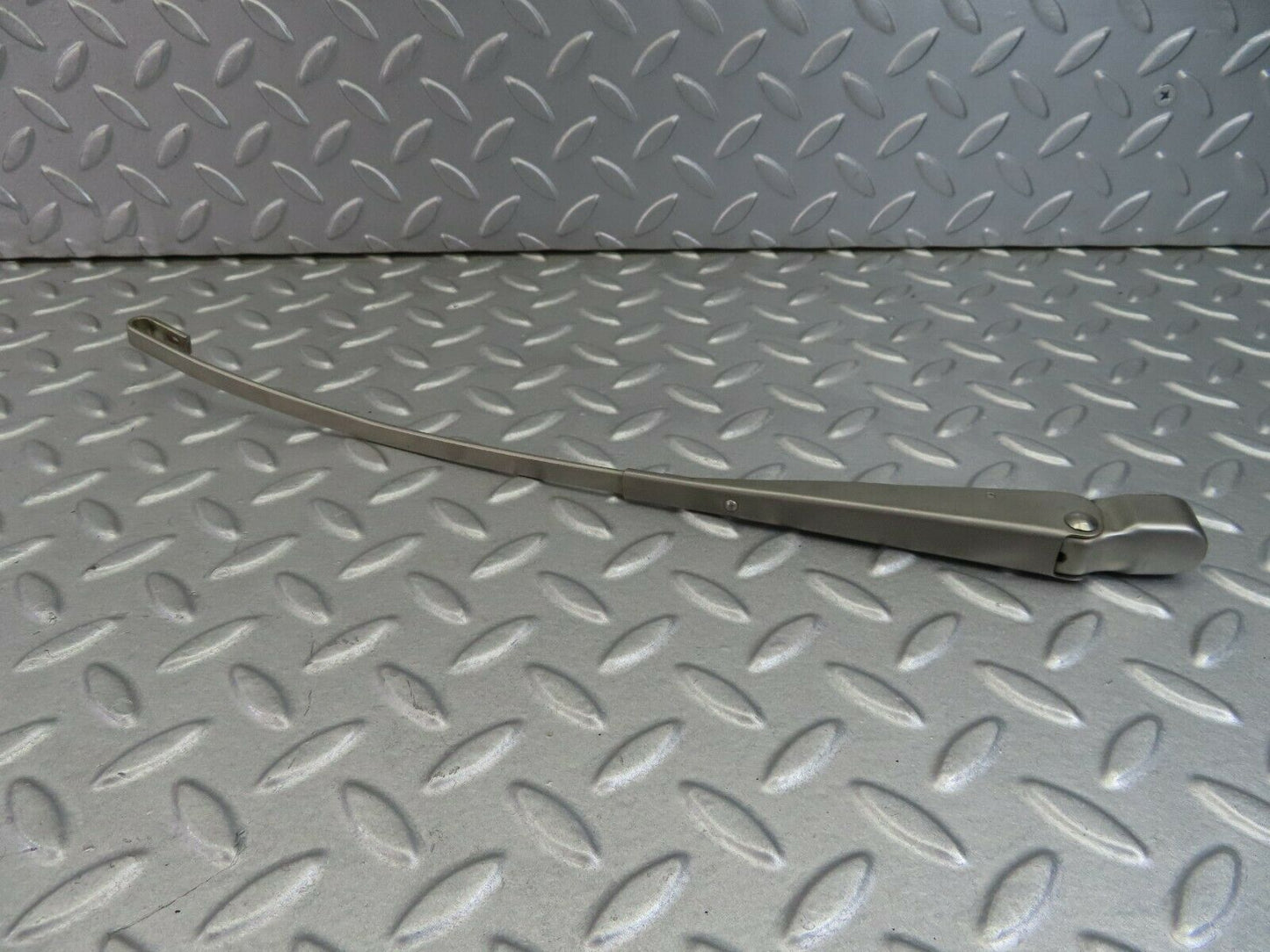 7906 Mercedes-Benz W115 220D Wiper Arm Right Side