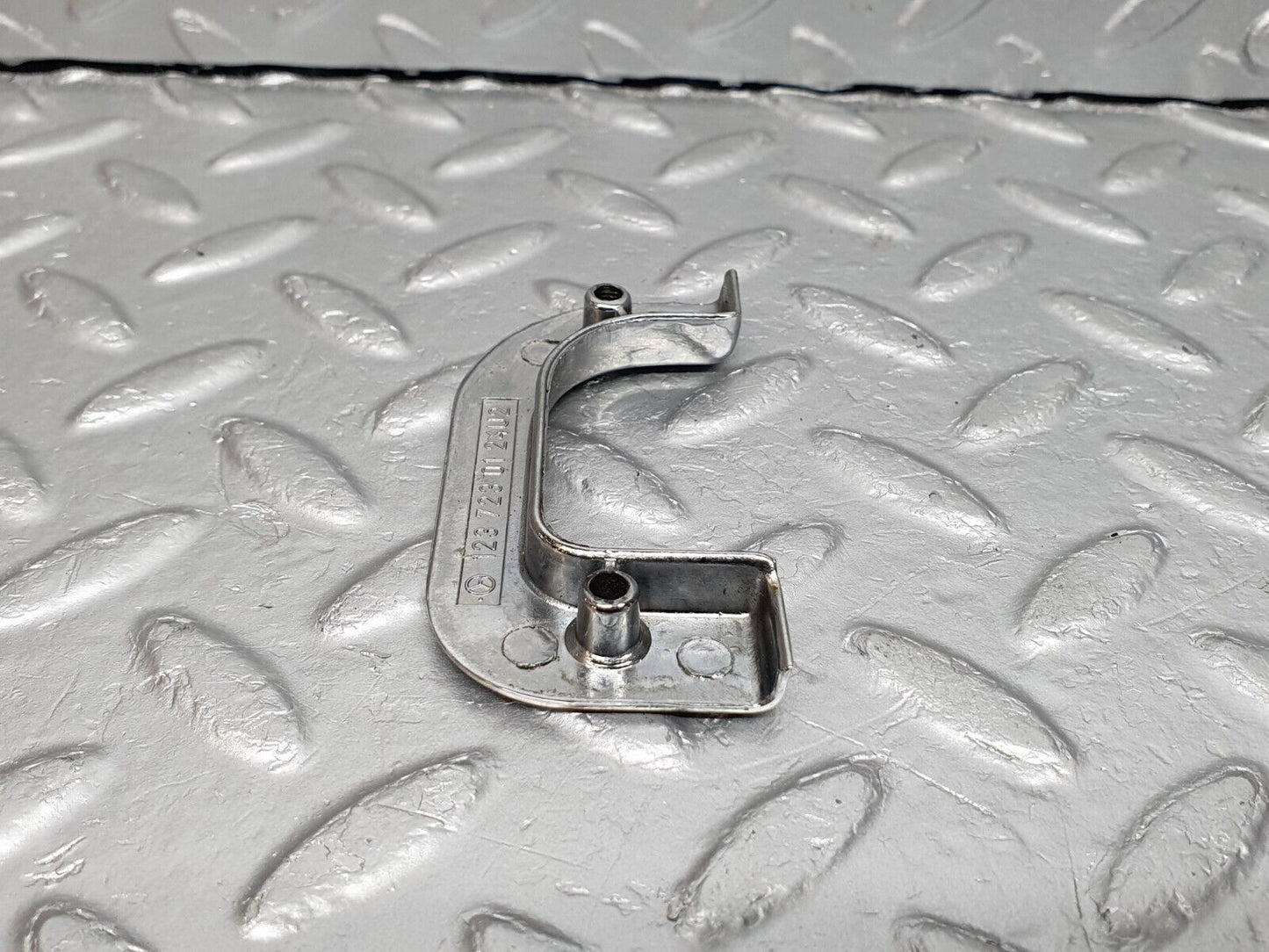 40897 Mercedes-Benz W126 300SE Interior Chrome Door Latch Trim Left 1237230124