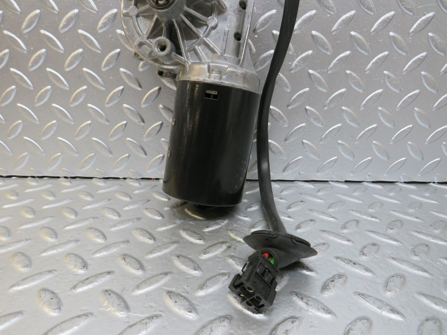 24803 Mercedes-Benz W140 S320 Wiper Motor Bosch 0390341404