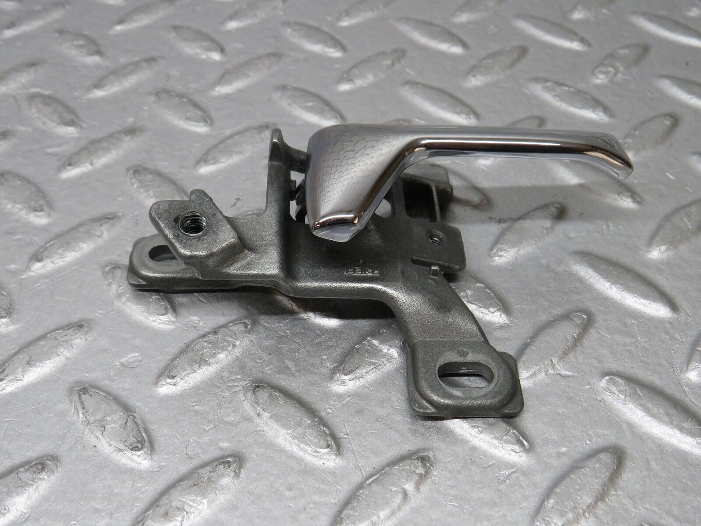 36105 Mercedes-Benz W126 420SE Front Right Door Interior Handle