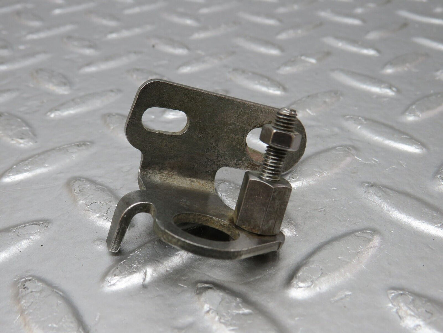 34191 Mercedes-Benz W124 260E Accelerator Cable Bracket Holder