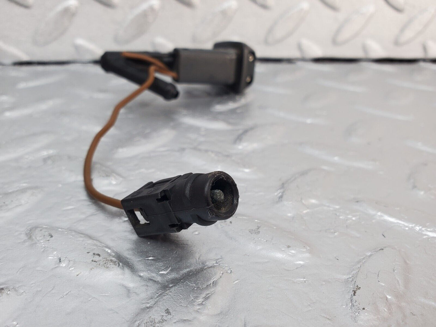 45233 Mercedes-Benz R129 300SL Coupe Windscreen Washer Nozzle 0155459928