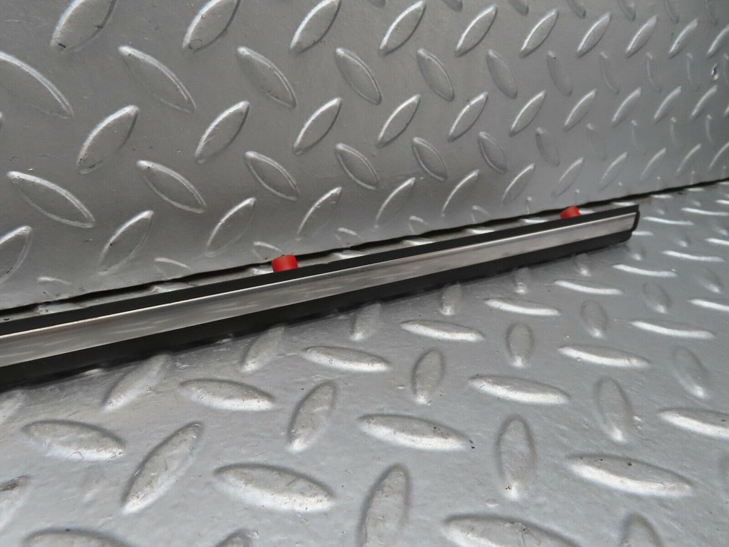 15836 Mercedes-Benz W123 280E Rear Left Door Centre Moulding Trim