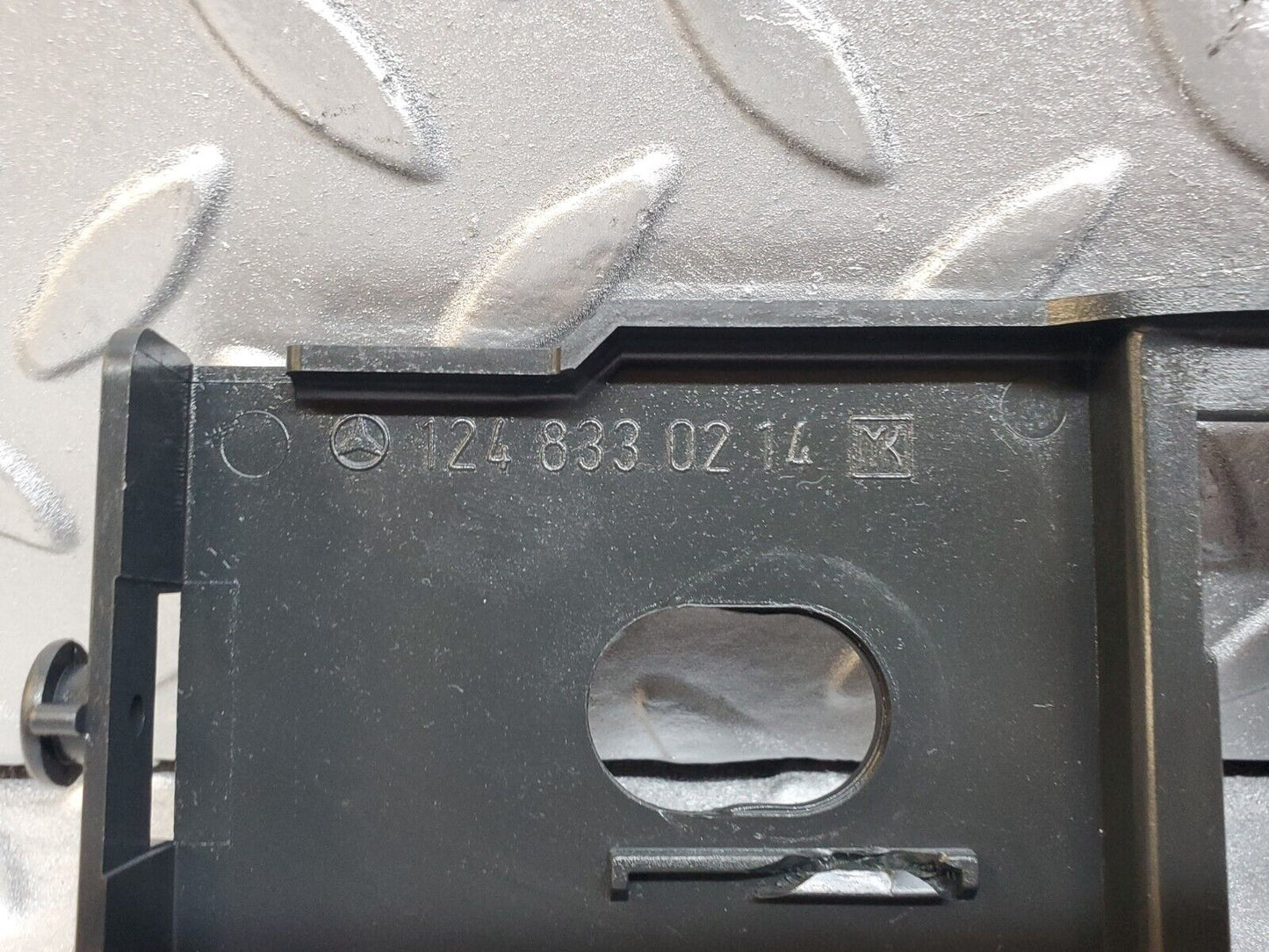 44729 Mercedes-Benz W124 220E Heating Regulator Holder 1248330214