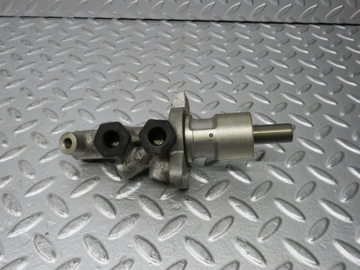 31240 Mercedes-Benz S124 220TE Wagon Brake Master Cylinder Girling