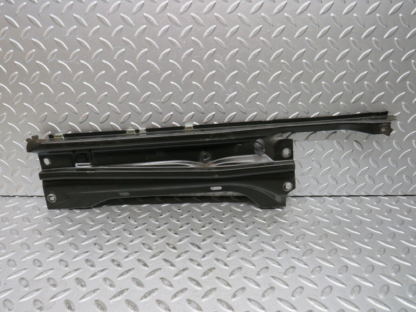 28990 Mercedes-Benz C124 320CE Coupe Rear Window Channel Support Left Side
