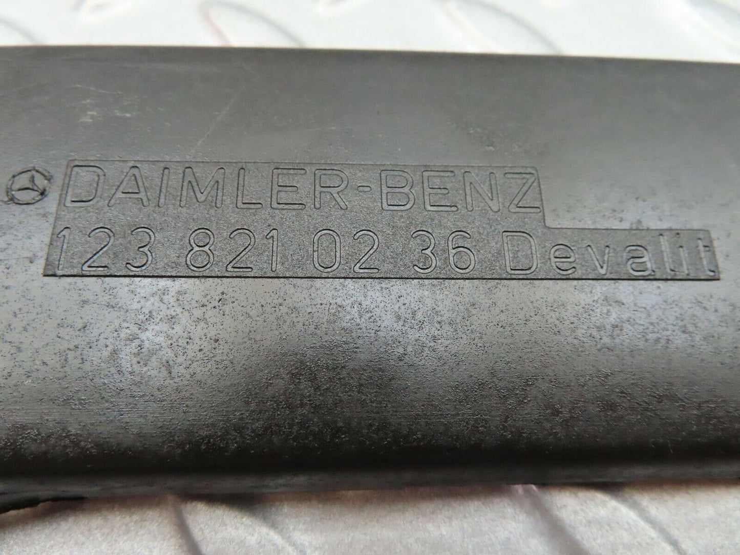5684 Mercedes-Benz W123 200 Cable Channel Cover Rear Right 1238210236