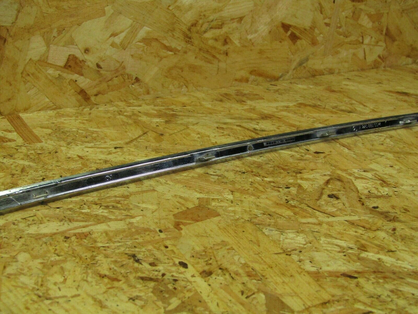 2184 Mercedes-Benz W220 S430 Rear Bumper Centre Chrome Trim 2208850074