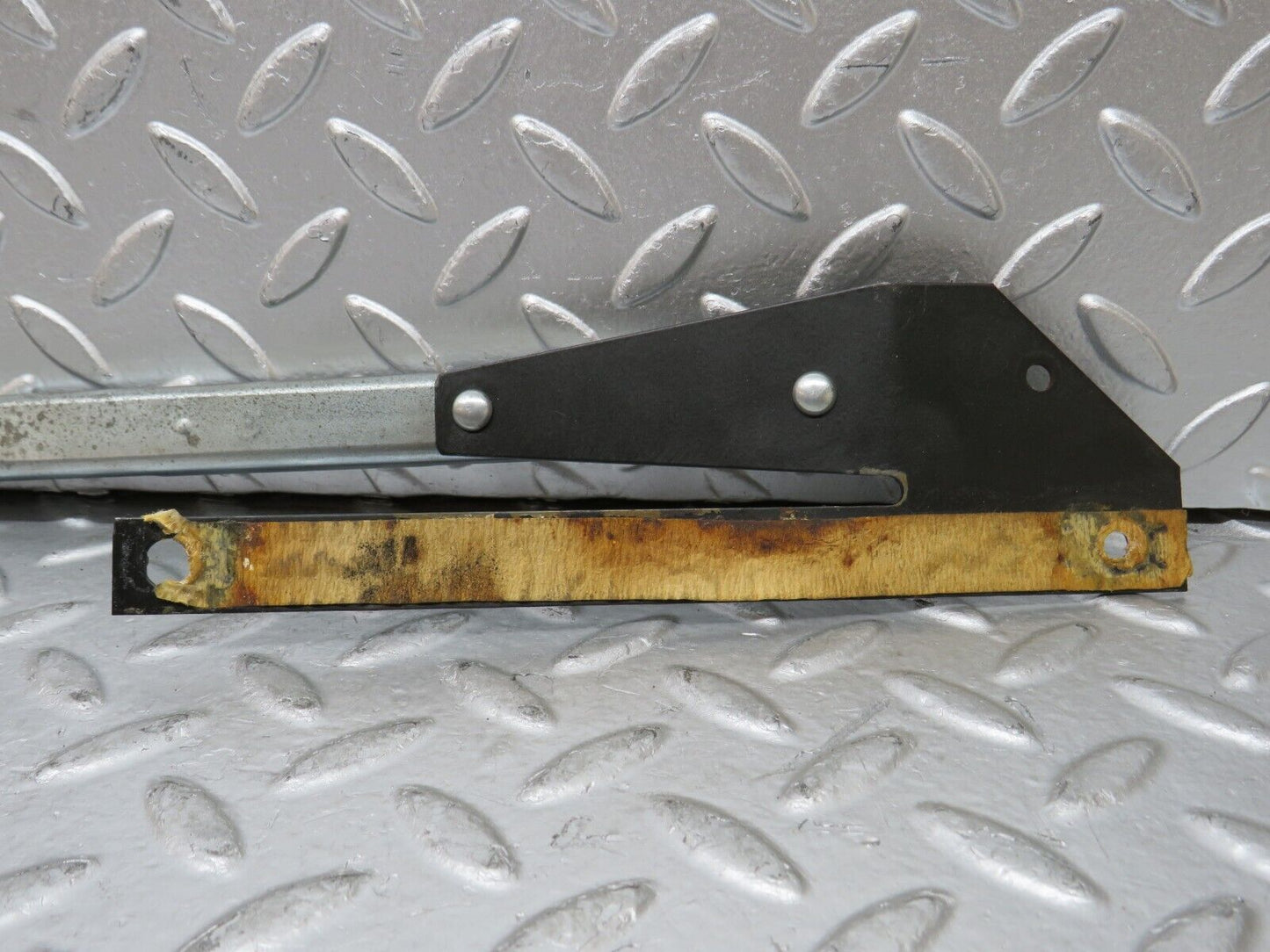 27011 Mercedes-Benz W123 240D Front Right Seat Sliding Adjust Handle