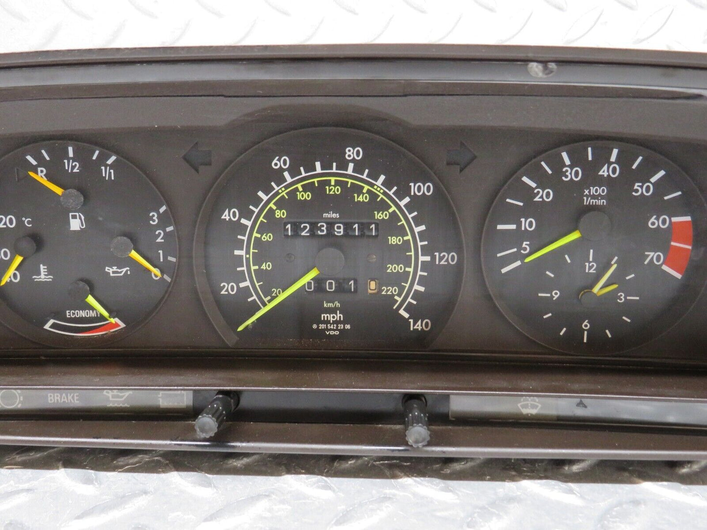 36528 Mercedes-Benz W201 190E Instrument Cluster 2015438321 2015422306