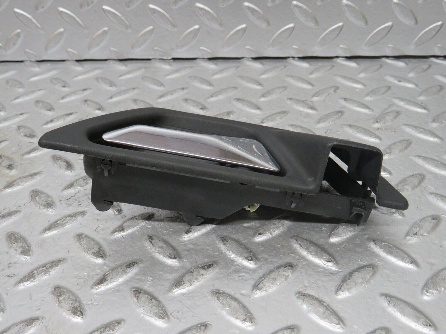 27514 Mercedes-Benz S124 300TE Front Right Interior Door Handle 1247600261