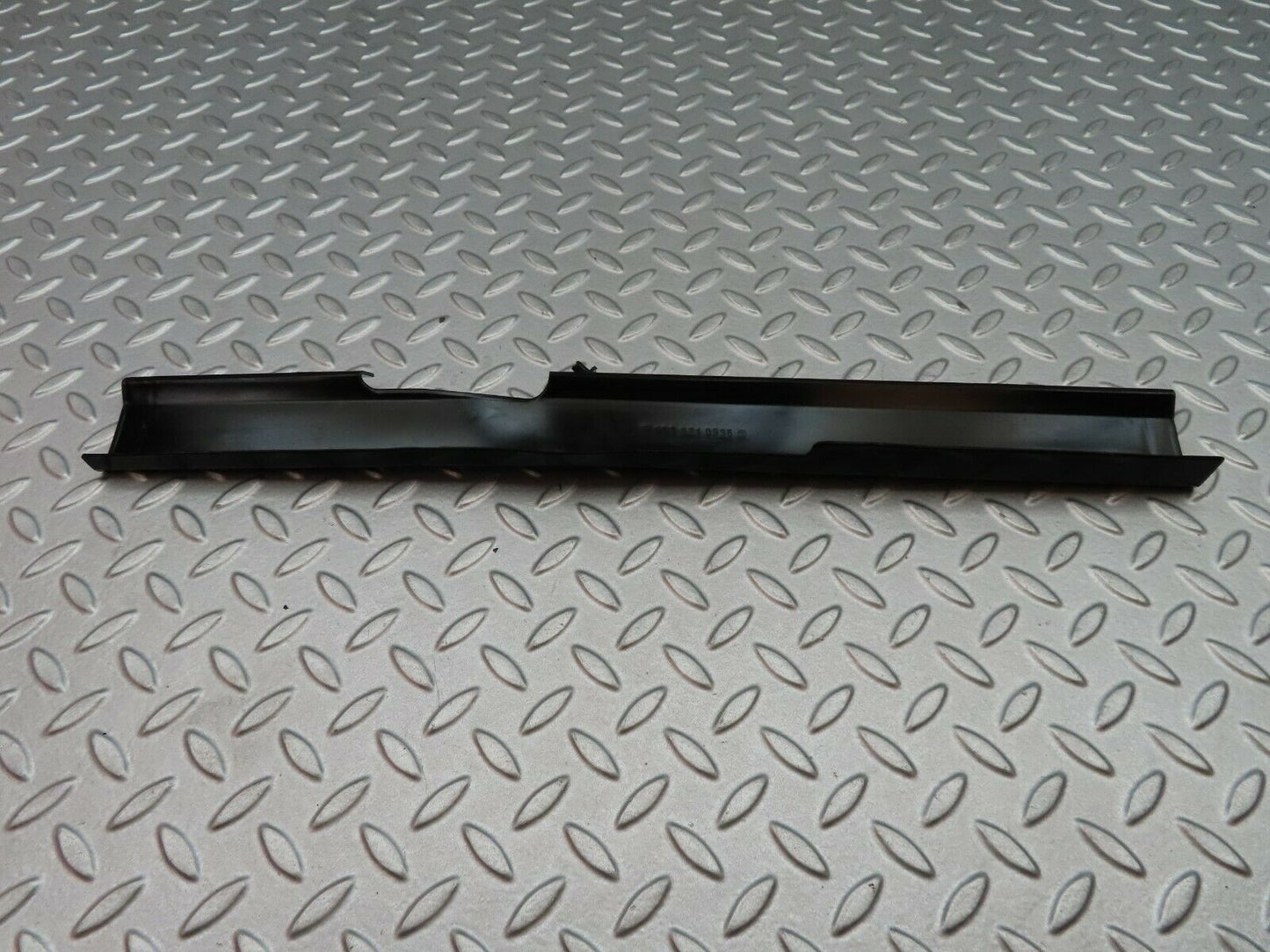 5688 Mercedes-Benz W123 200 Cable Channel Cover Front Left 1238210936