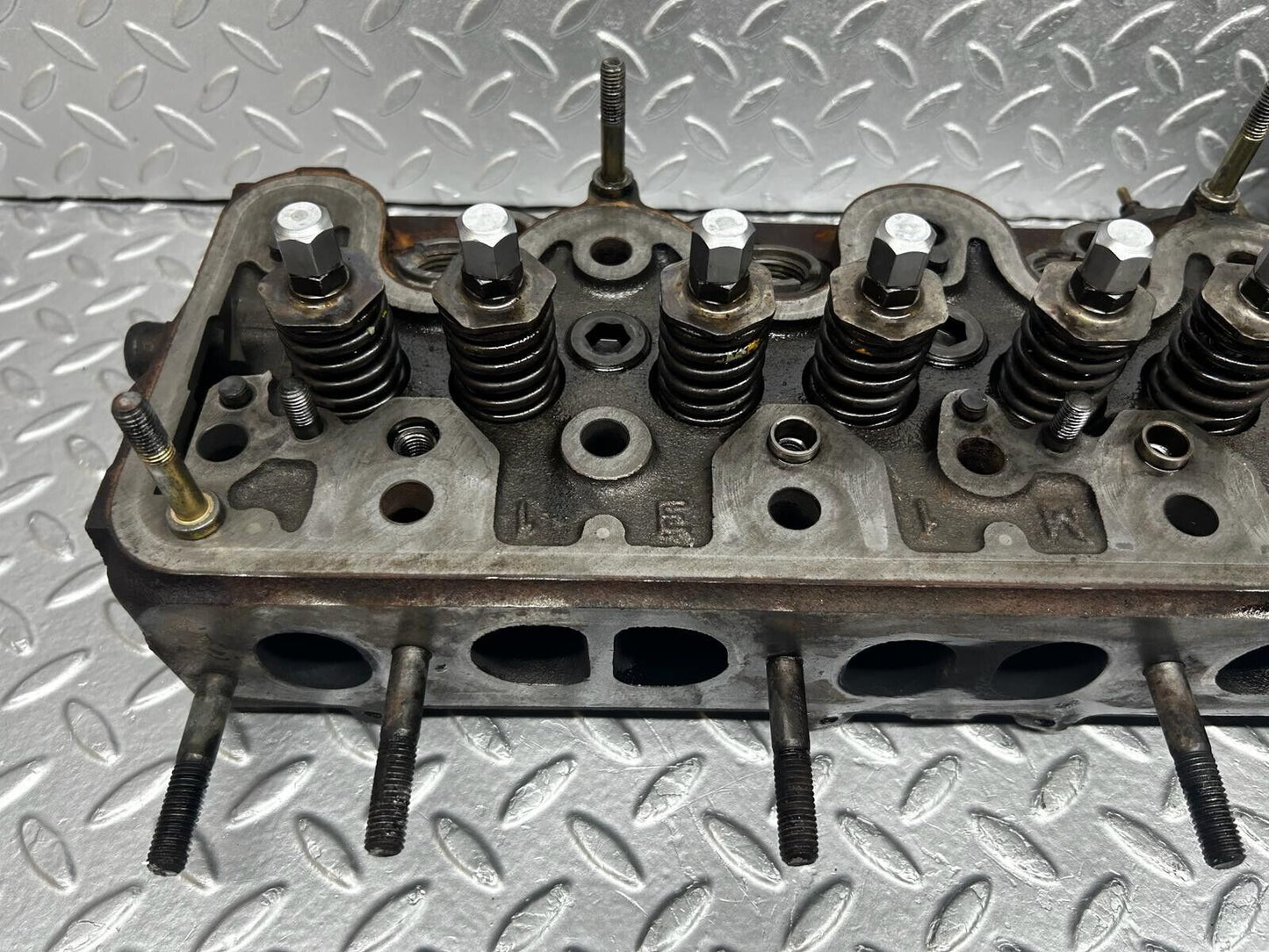 40643 Mercedes-Benz W123 240D Cylinder Head