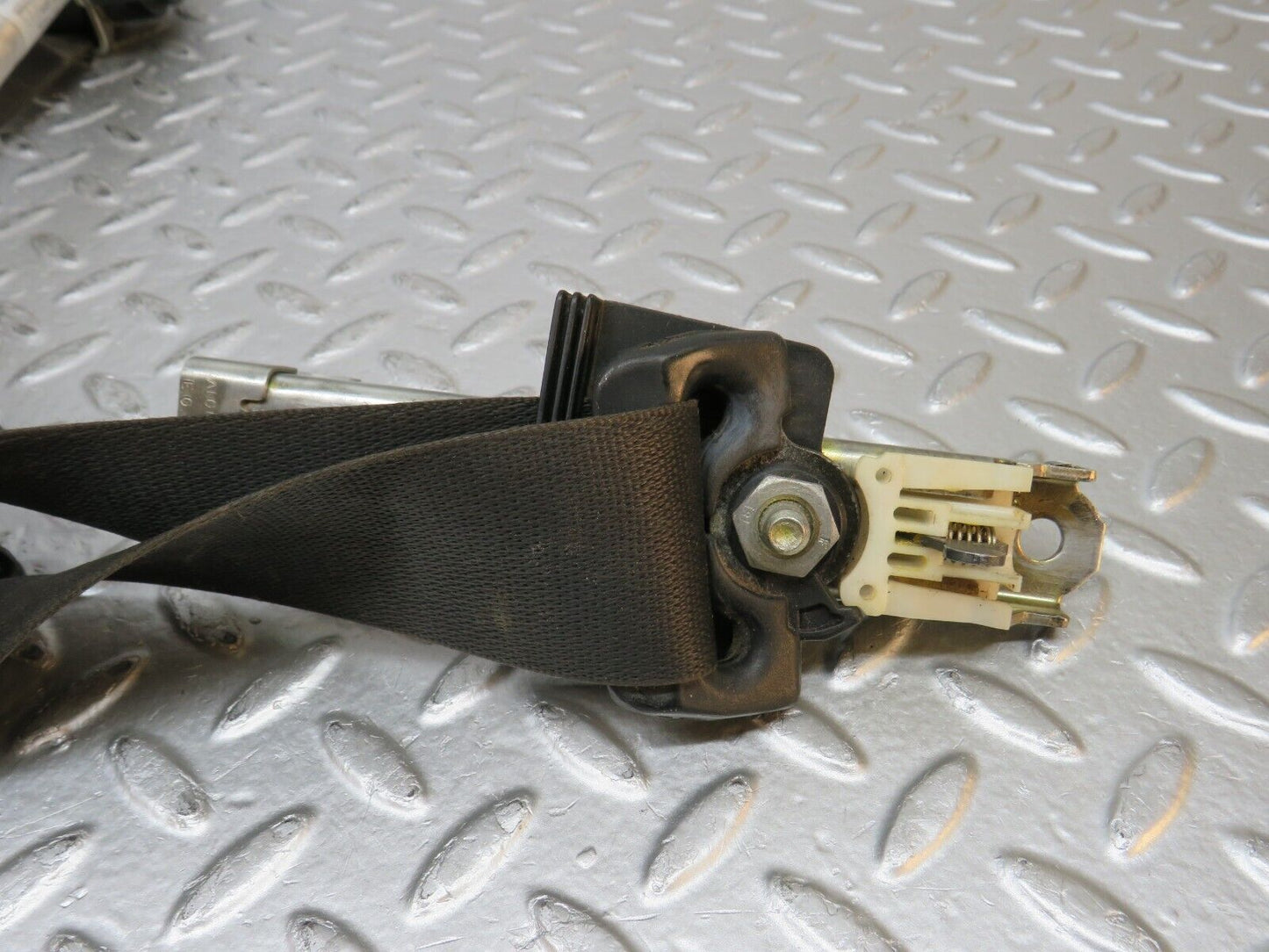 31536 Mercedes-Benz S124 220TE Front Right Seat Belt With Buckle 1248609885