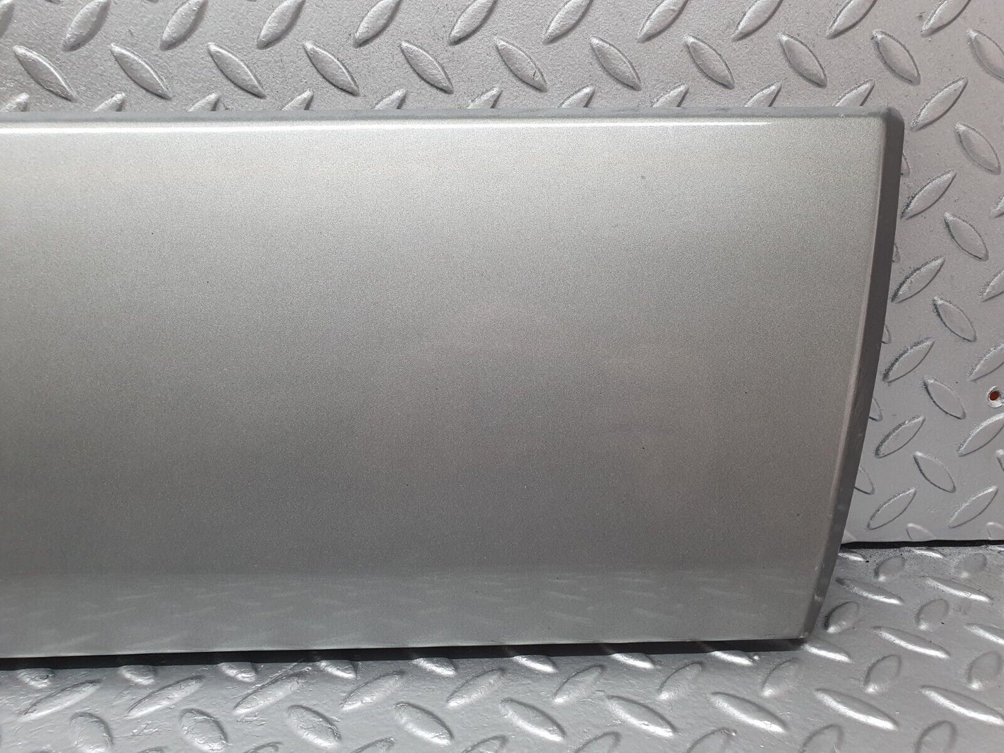 42875 Mercedes-Benz W201 190 Front Right Door Moulding Trim 2016905640