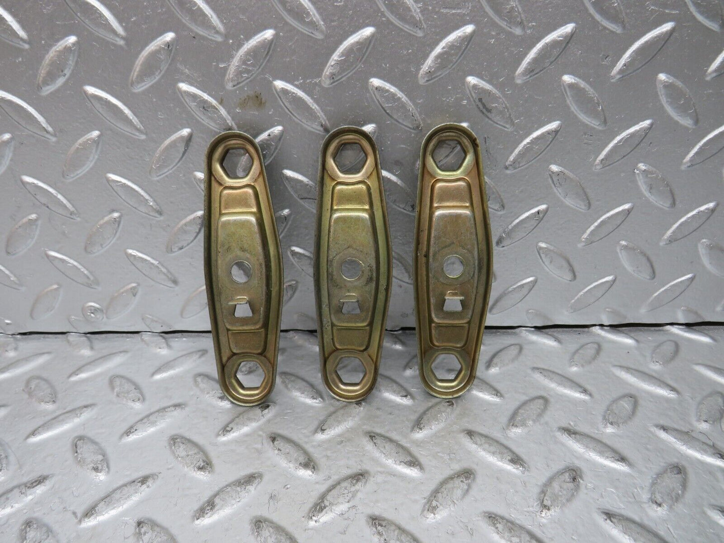 27454 Mercedes-Benz W123 280E Fuel Injector Bracket 3x