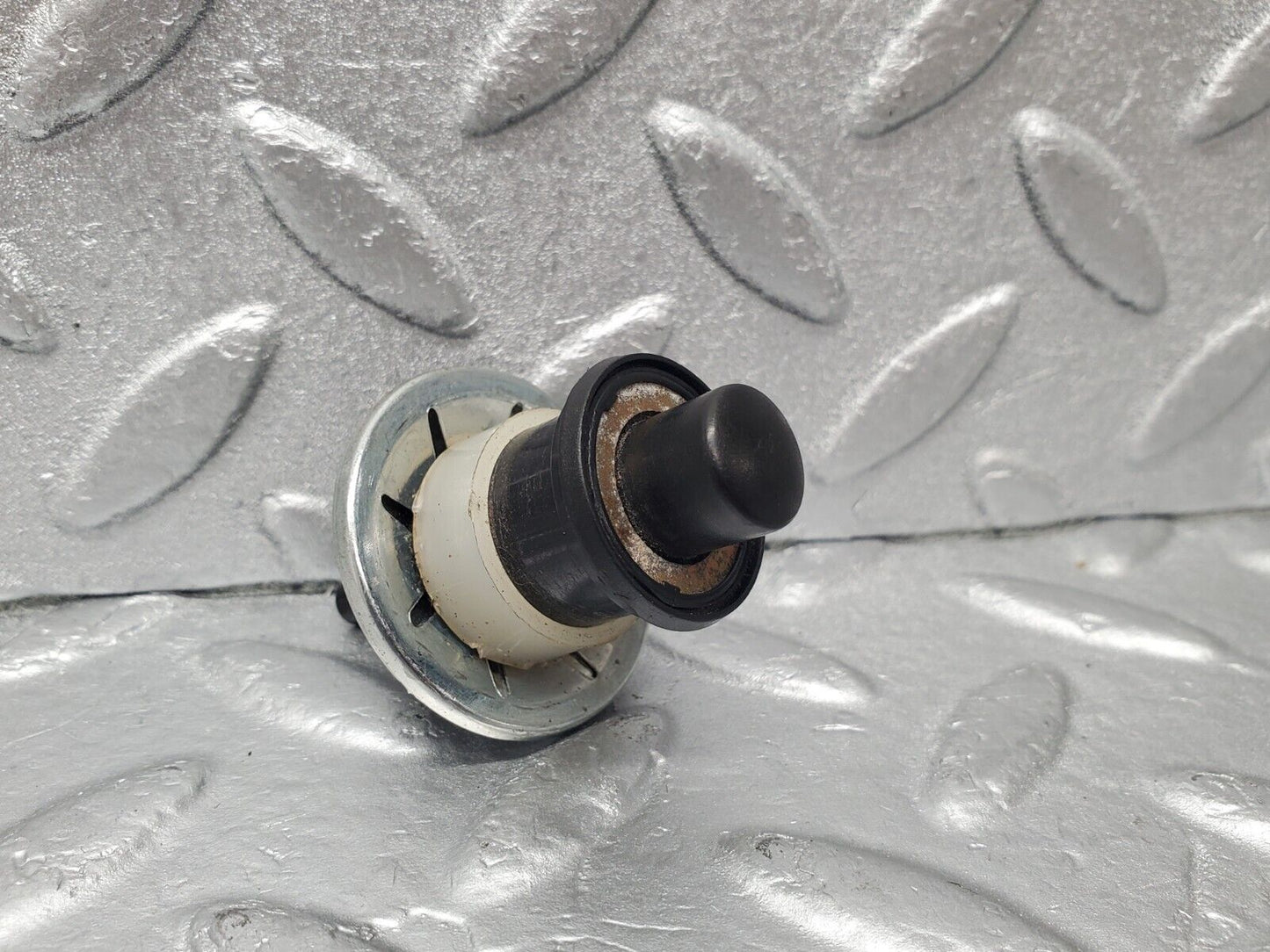 46664 Mercedes-Benz C123 280CE Coupe Front Left Seat Folding Button
