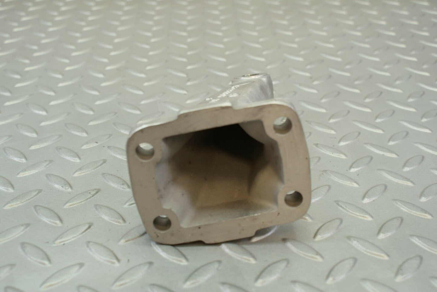 3071 Mercedes-Benz W115 220D Engine Mount Bracket Left Side 1152230804