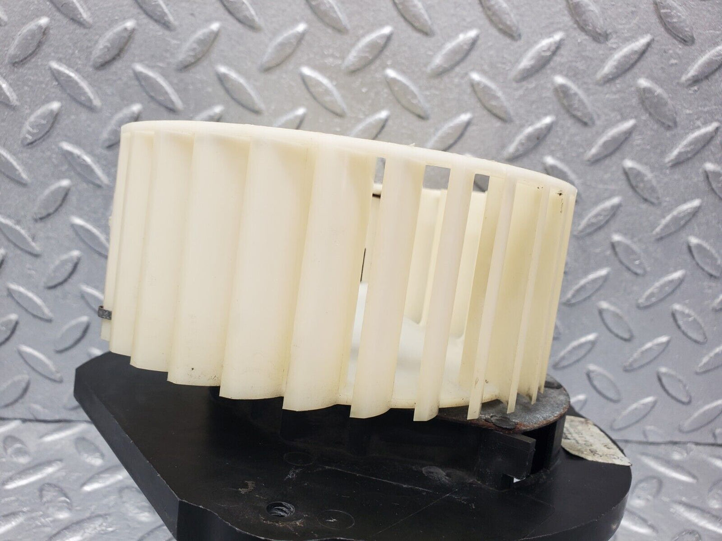 46460 Mercedes-Benz C123 280CE Coupe Heater Blower Motor Bosch 3137020001