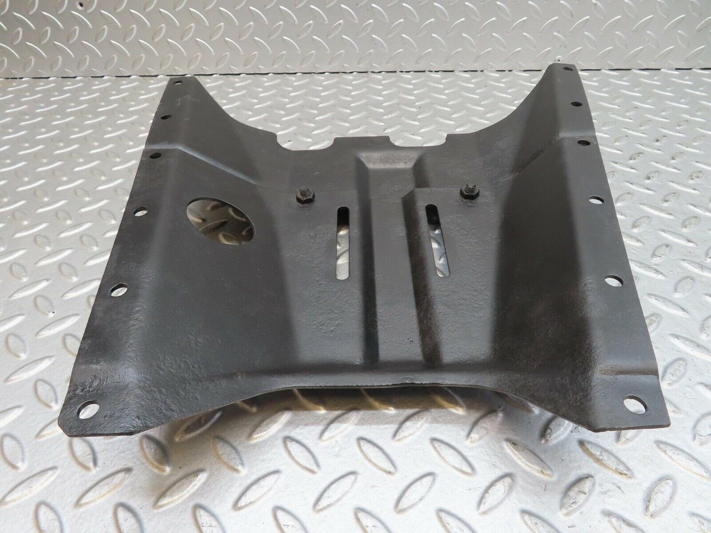 13776 Mercedes-Benz R107 450SL Gearbox Mount Bracket