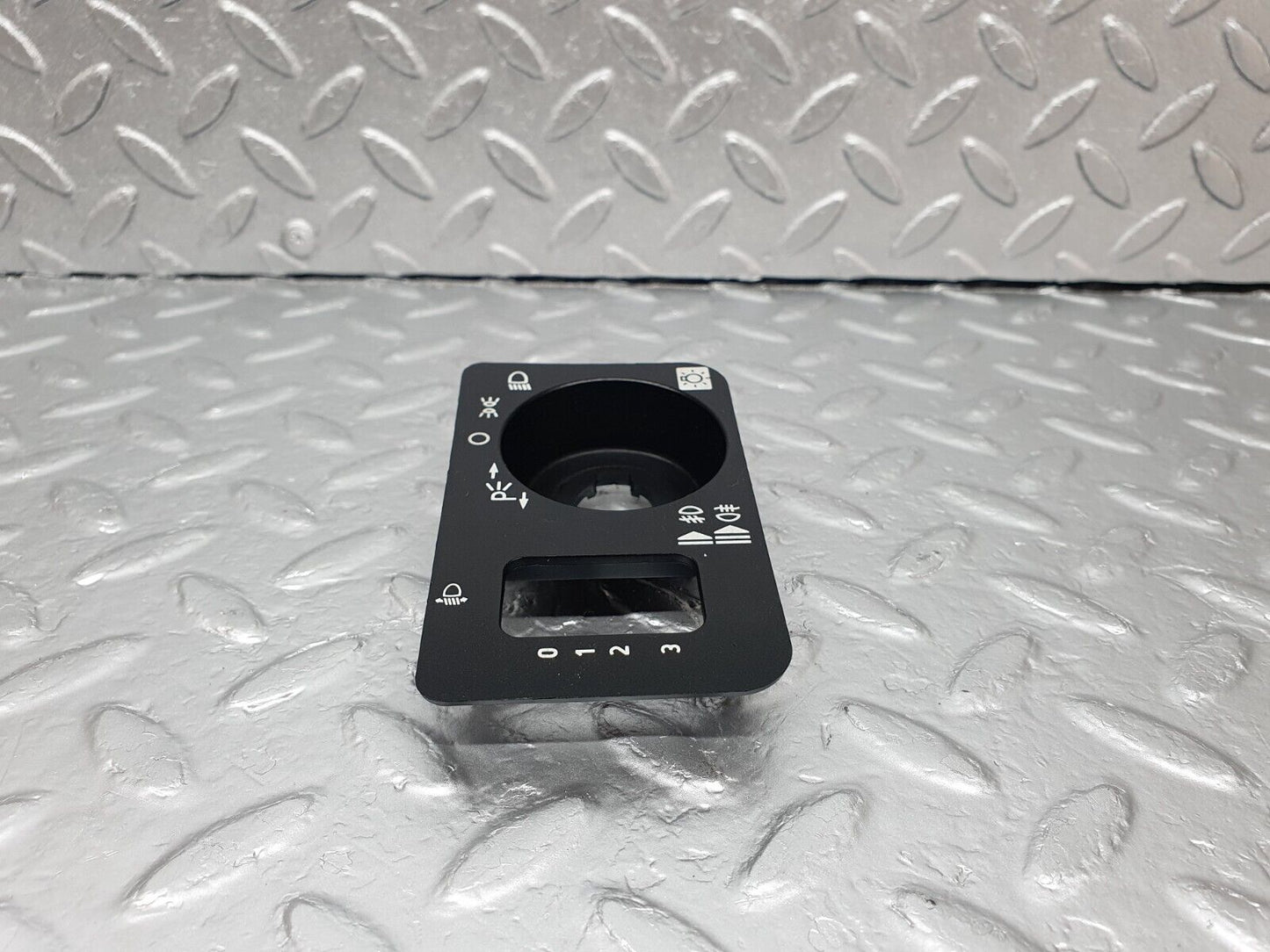 42938 Mercedes-Benz W201 190 Light Switch Trim Cover 2016890880