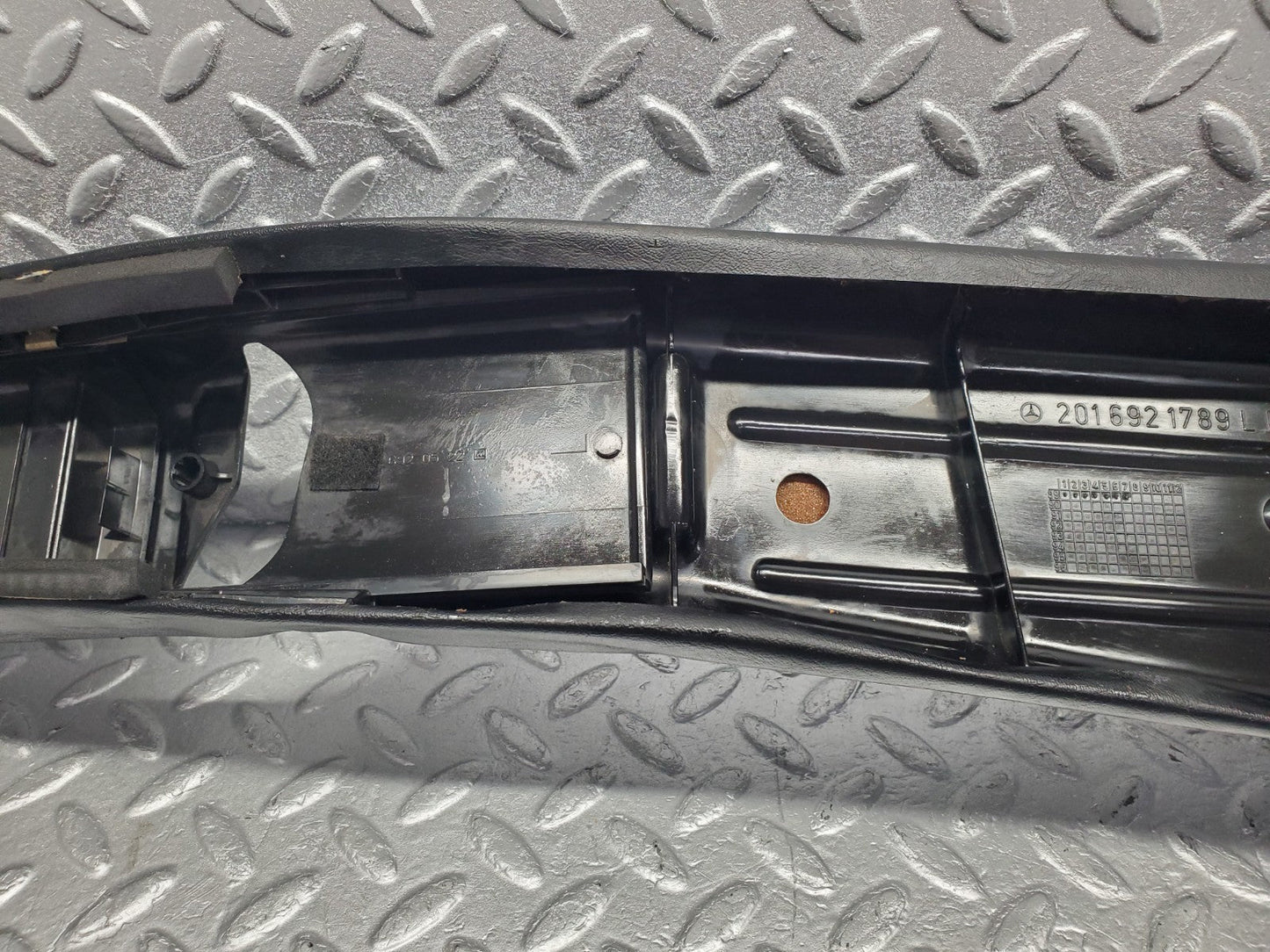 W201 Baby Benz b pillar cover left used OEM