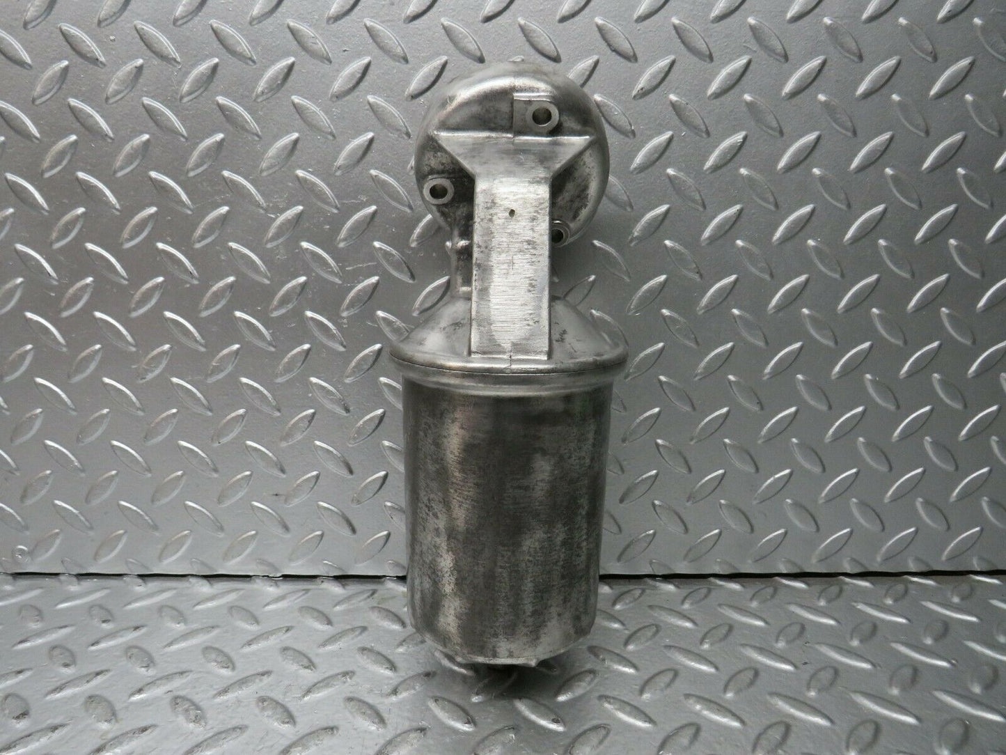 23292 Mercedes-Benz W116 350SE Oil Filter Housing 1161840509