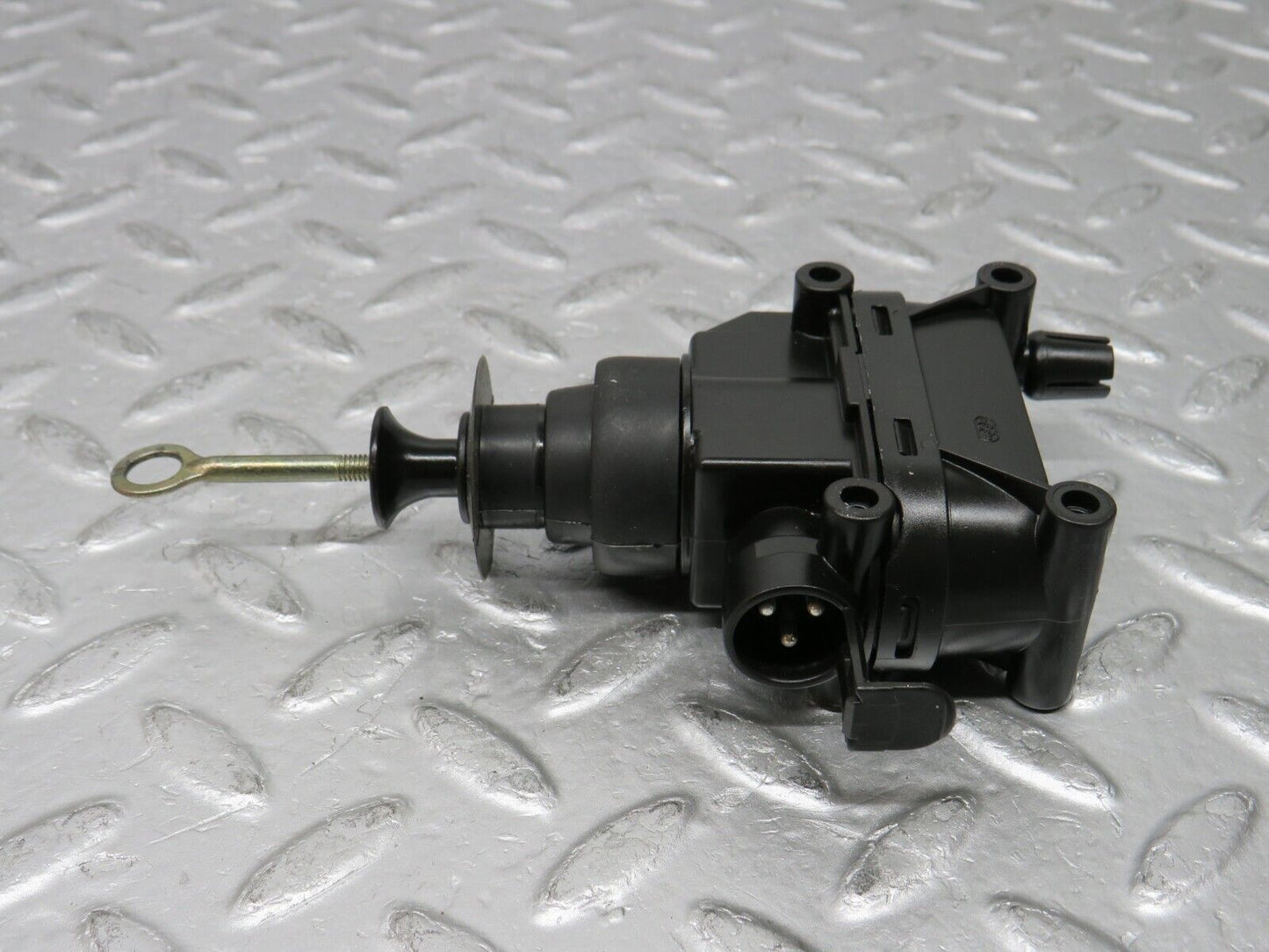 37772 Mercedes-Benz A124 320E Cabriolet Left Door Lock Vacuum Actuator