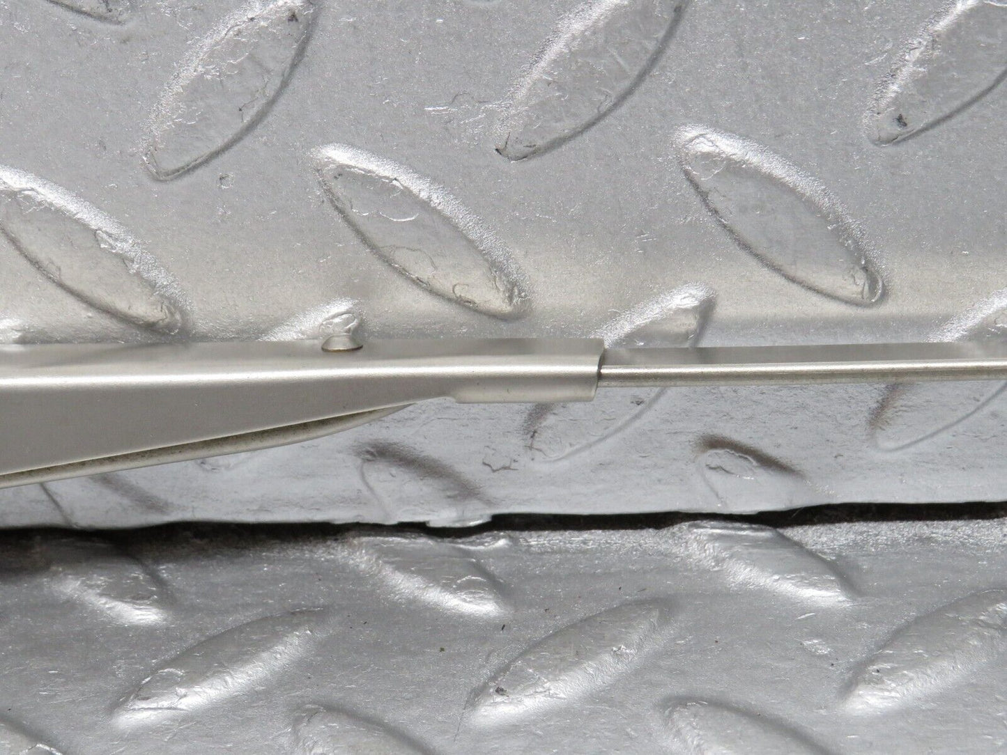 39106 Mercedes-Benz R107 500SL Windscreen Wiper Arm Left Side