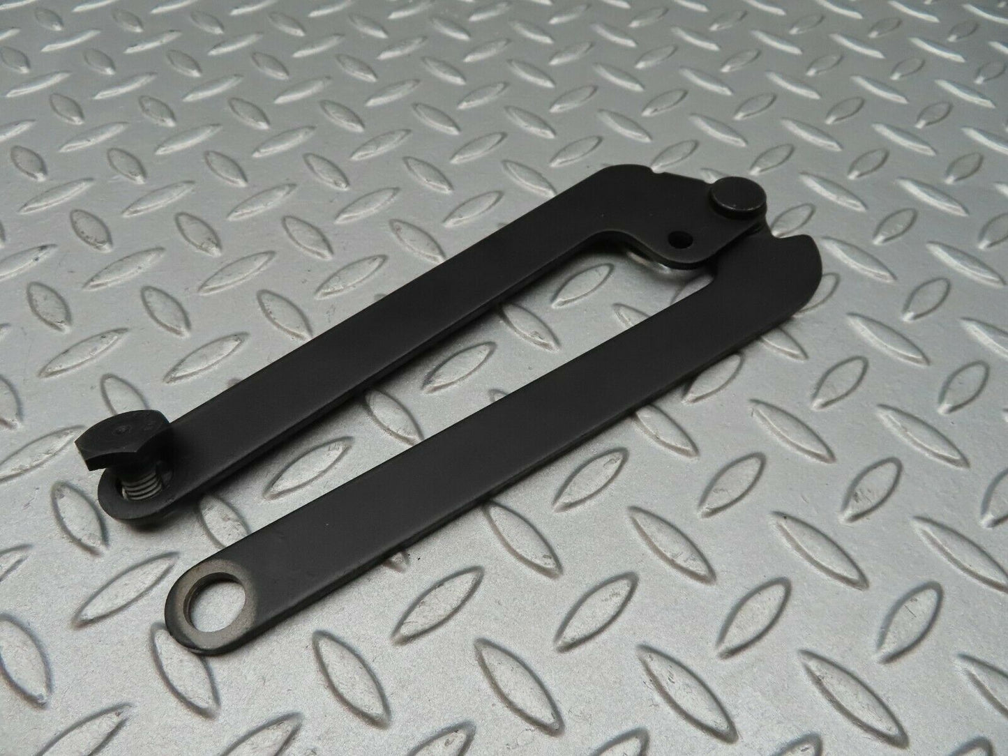 3623 Mercedes-Benz W115 220D Right Bonnet Hinge