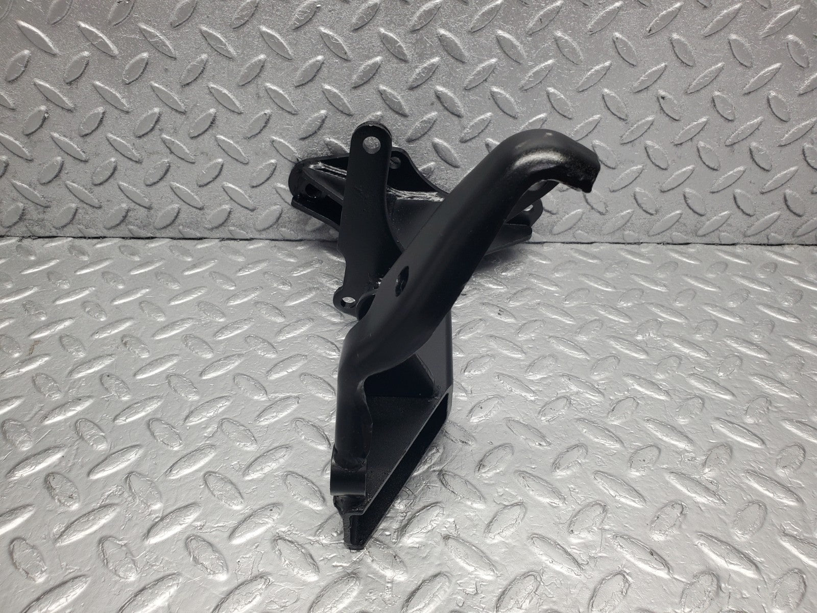 W126 Coupe air condition compressor mount bracket used OEM