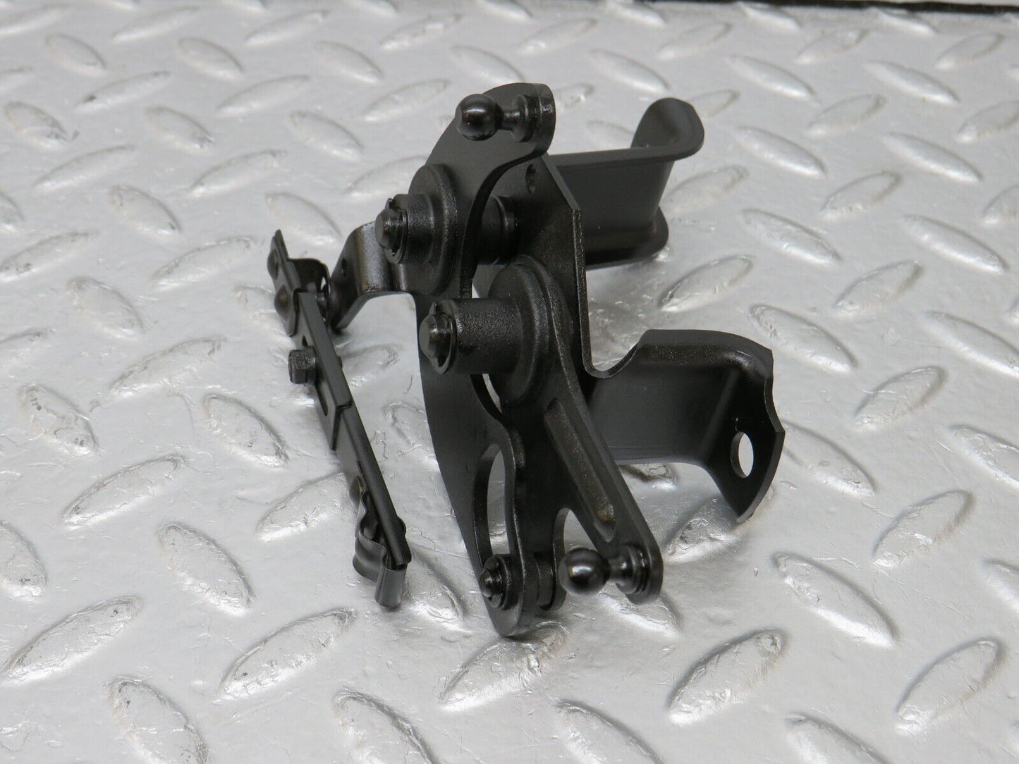 34585 Mercedes-Benz C126 380SEC Coupe Throttle Linkage
