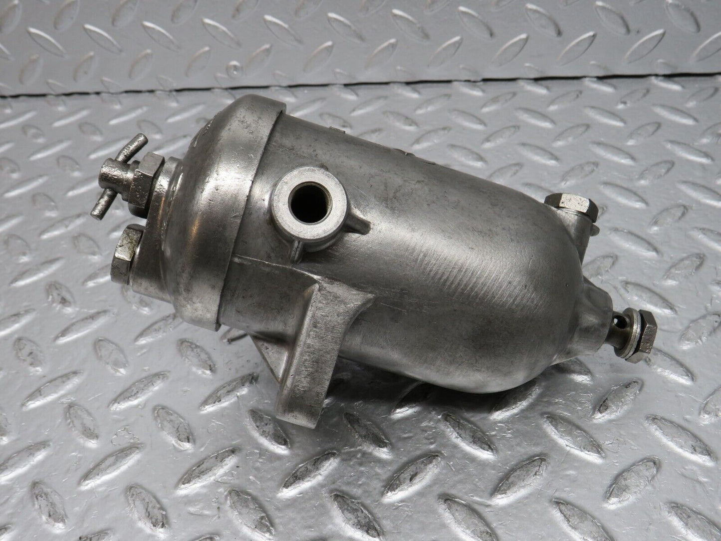 0280 Mercedes-Benz W123 220D  Fuel Filter Housing Knecht FB402
