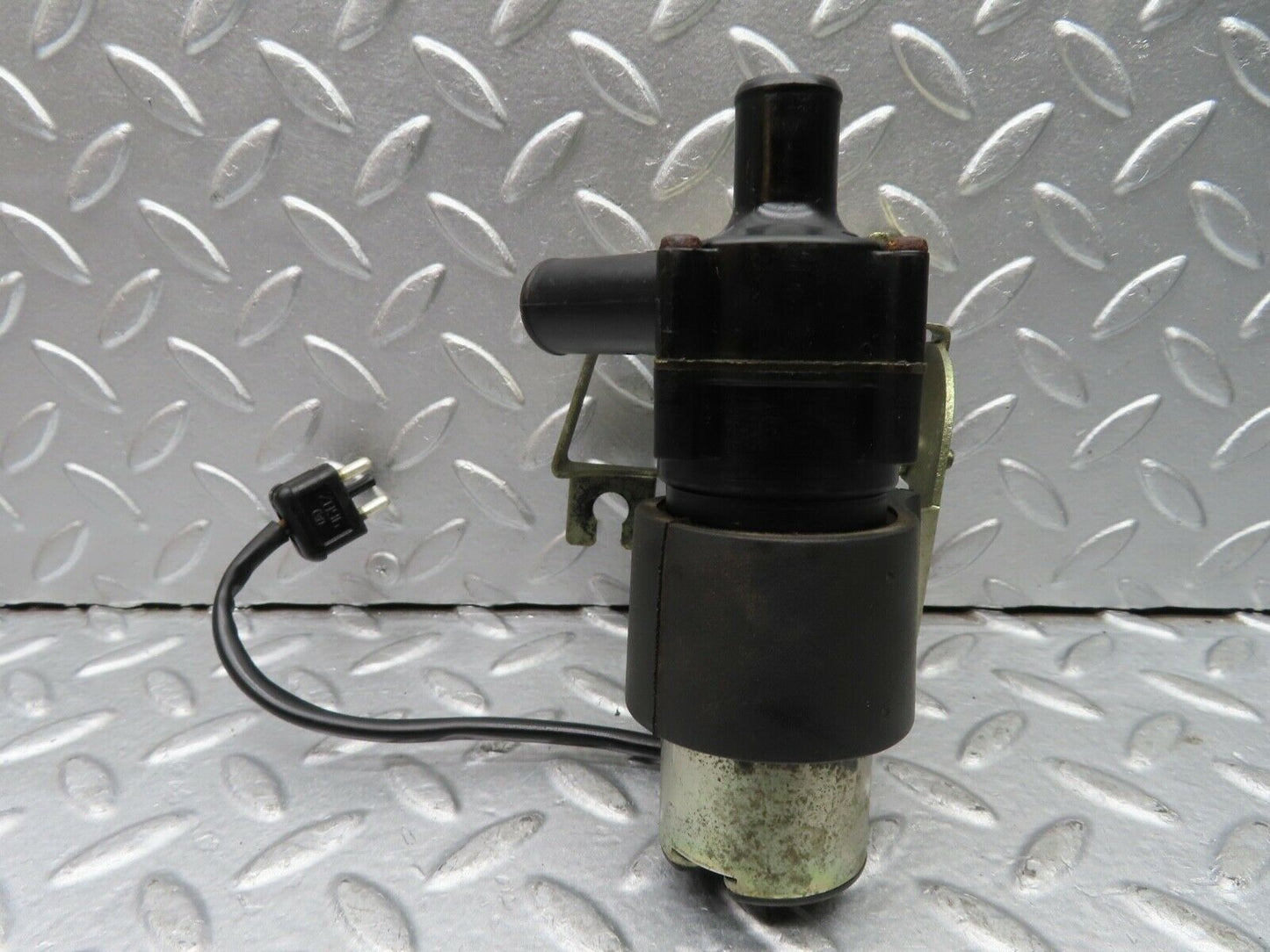 20092 Mercedes-Benz R129 300SL Coupe Heating Water Pump
