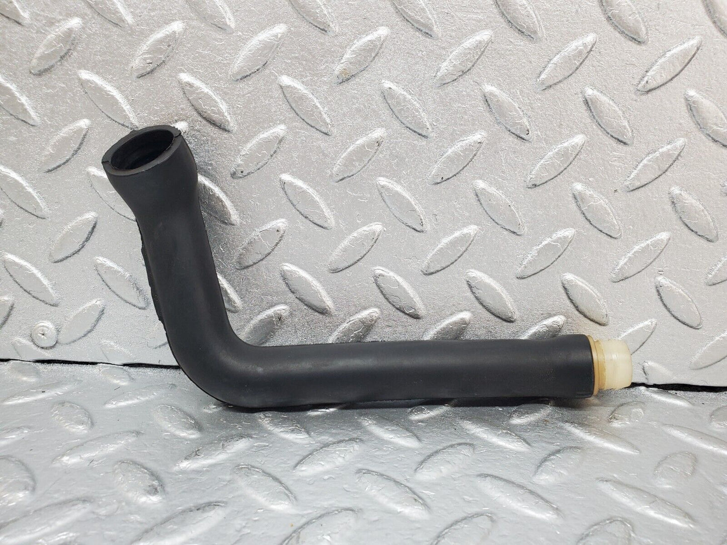 44449 Mercedes-Benz W123 280E Crankcase Breather Hose Pipe 1020942782