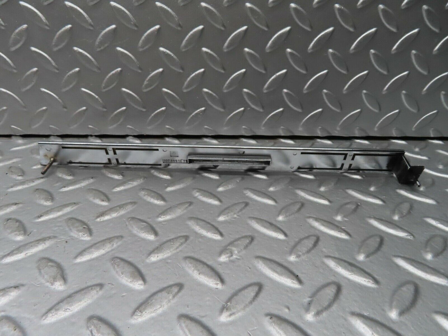 20602 Mercedes-Benz R107 450SL Coupe Dashboard Centre Trim Black 1076891271